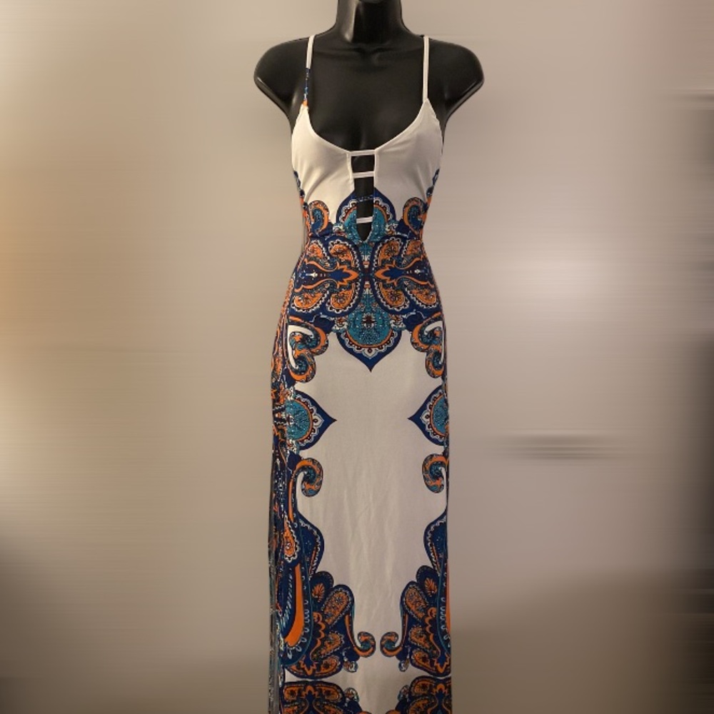 FORM FITTING MAXI DRESS • CLASSIC FEELS • SM